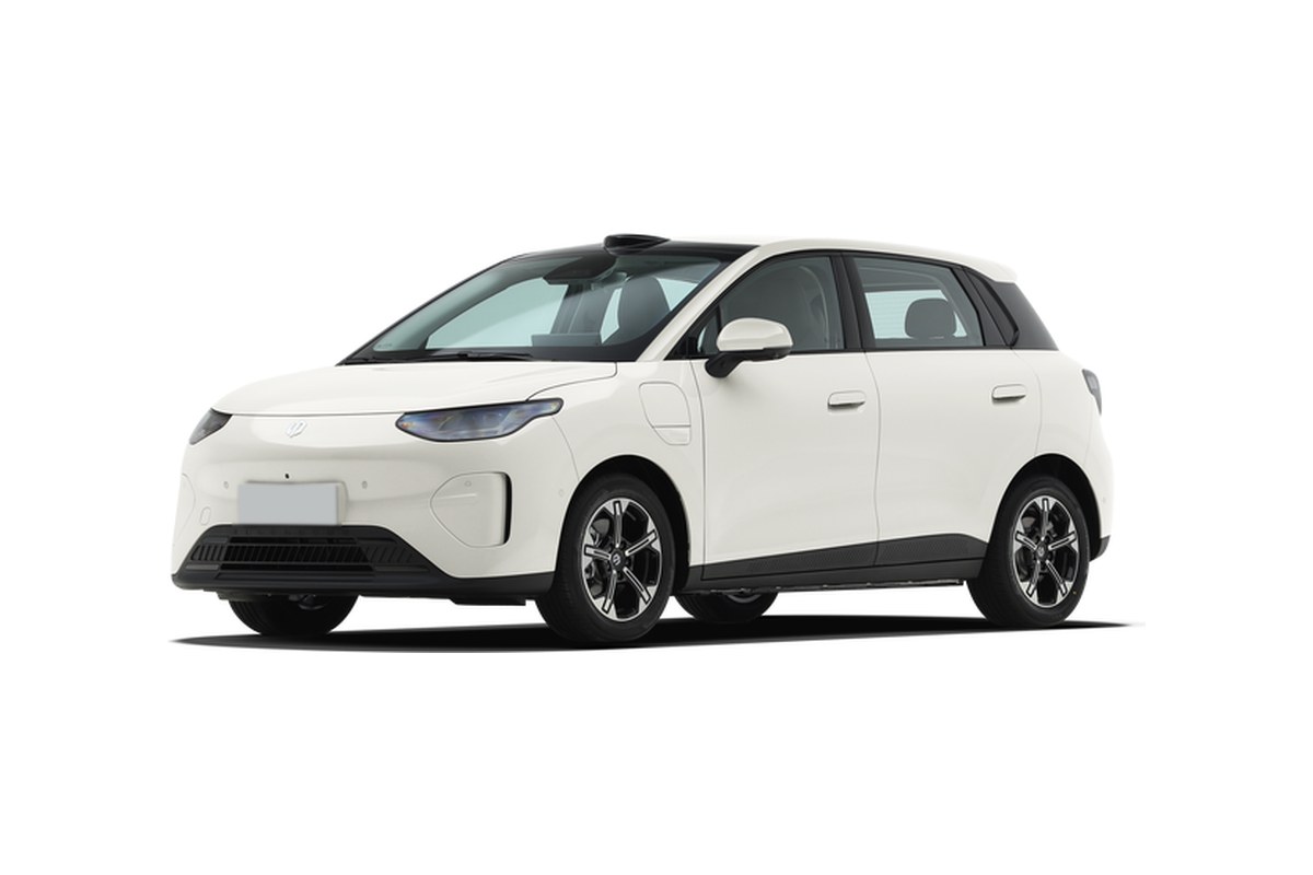 Leapmotor A05 — инейный бежевый
